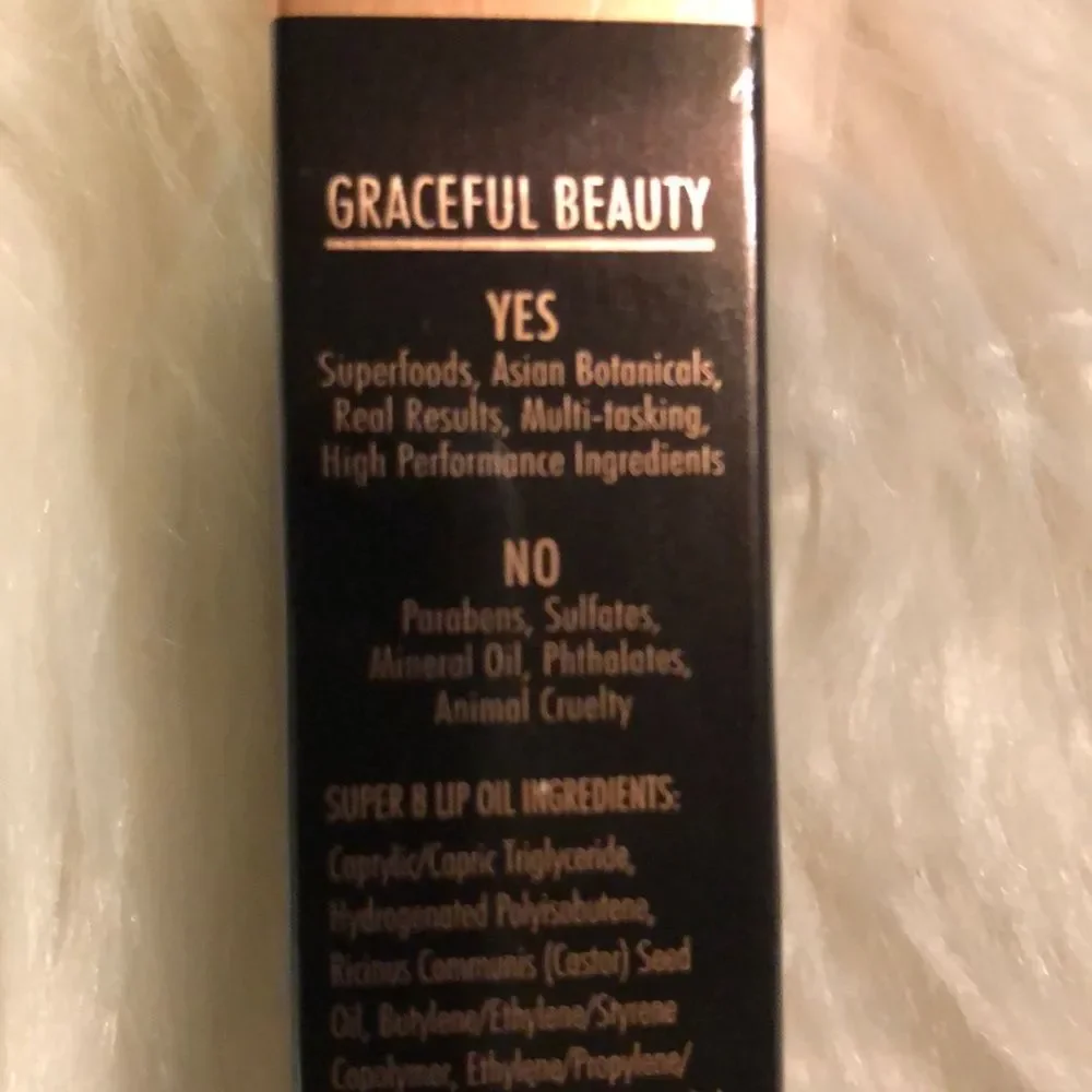 Yensa Full Sized Super 8 LIp Oil in Pink Shine New in Box